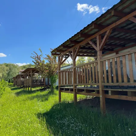 Prázdninový areál Mobilheimy Camp *