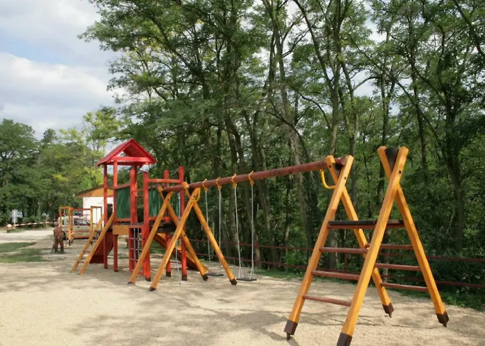 Prázdninový areál Mobilheimy Camp *